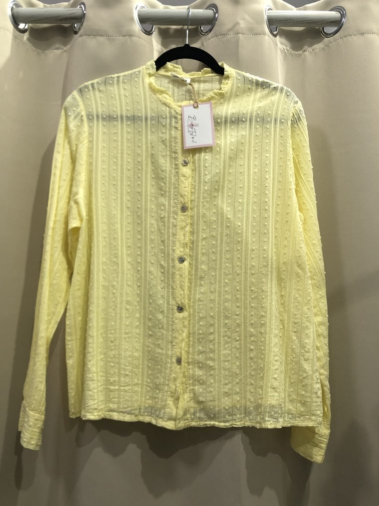 Camisa amarilla de topos manga larga. Talla unica. Precio 2850E