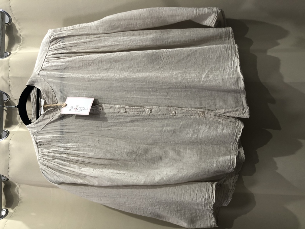 Camisa de algodon de sisa. Talla unica. Precio 18E