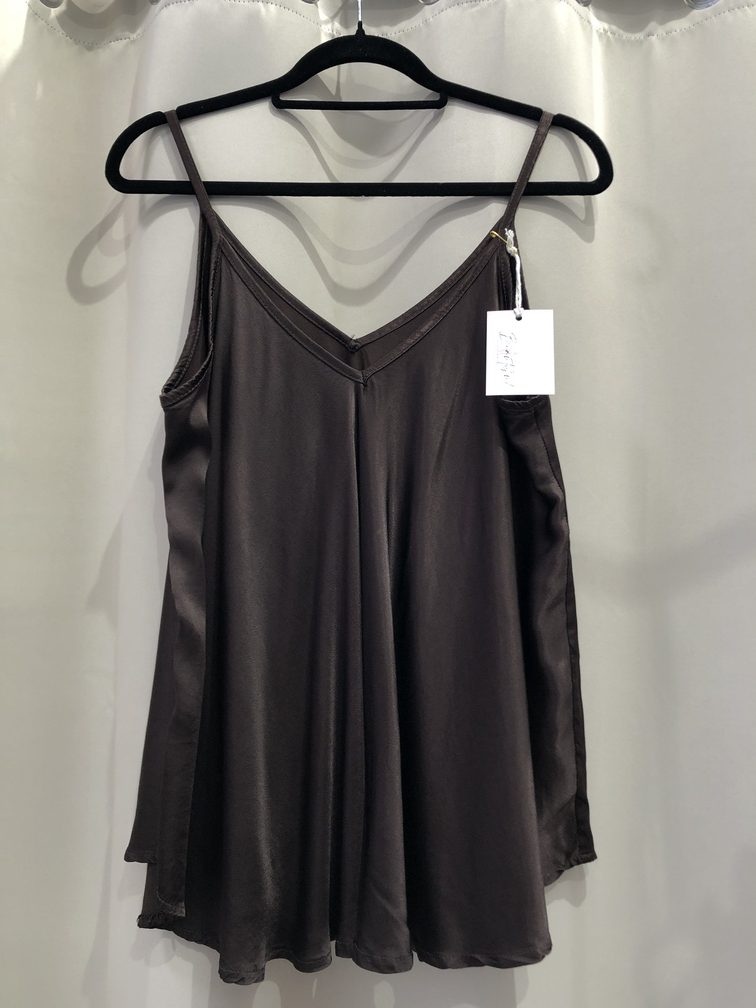 Camiseta lencera color marron. Ideal para cualquier evento. Talla unica. Precio 18E