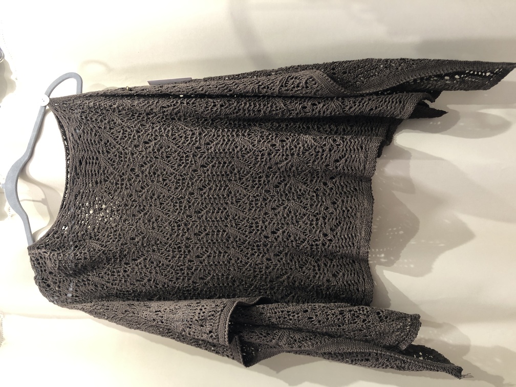 Capa marron crochet. Talla unica. Precio 28E