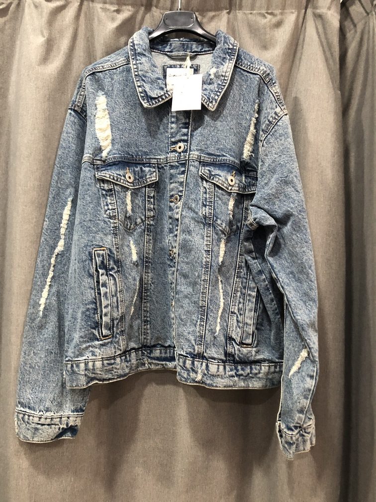Cazadora vaquera. Talla XL. Precio 45E