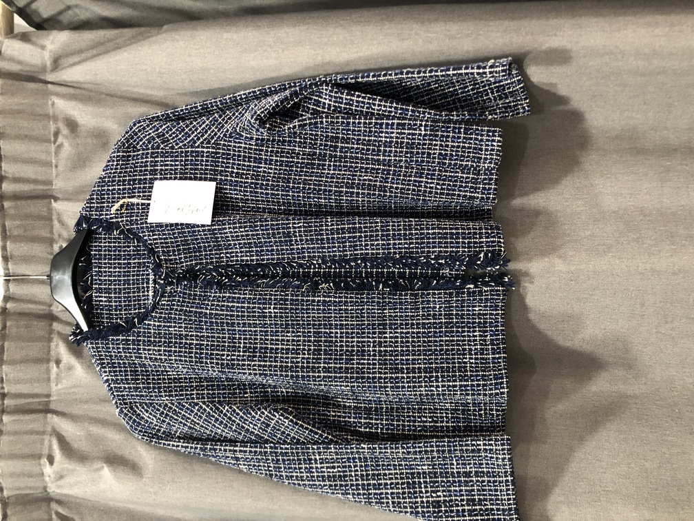 Chaqueta azul y blanco. Talla unica. Precio 50E