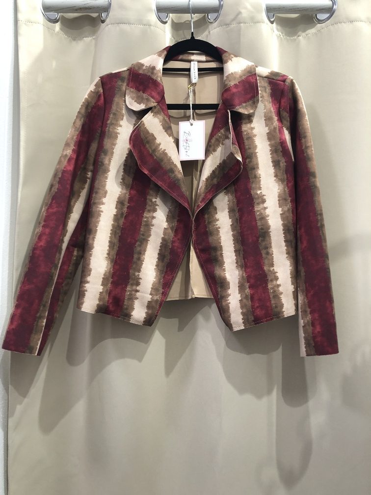 Chaqueta de antelina. Talla unica. Precio 42E