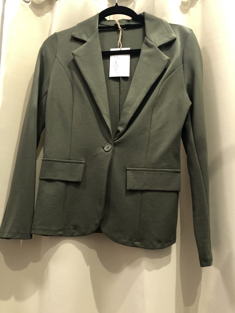 Chaqueta verde americana. Talla unica. Precio 20E