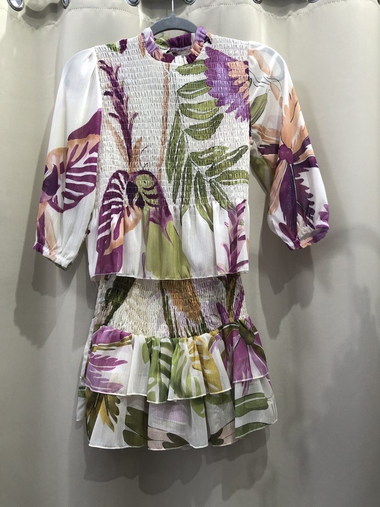 Conjunto blusa y falsa de gasa de nido. Talla unica. Precio 35E