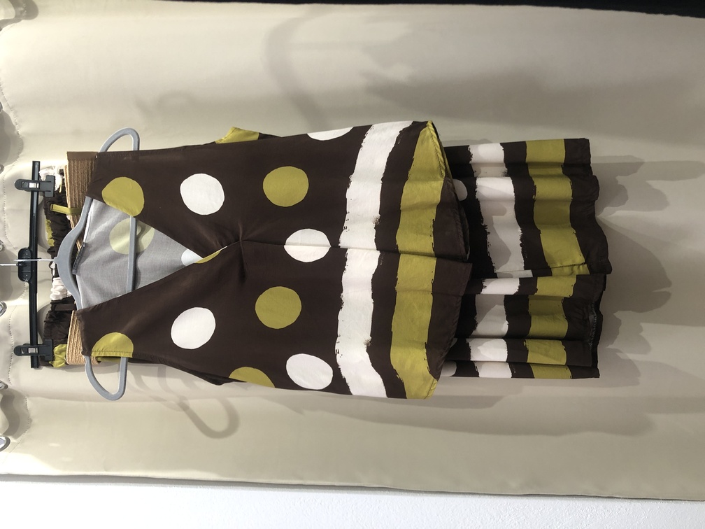 Conjunto de Blusa y pantalon de lunares marron. Casual para el dia a dia. Talla unica. Precio 35E