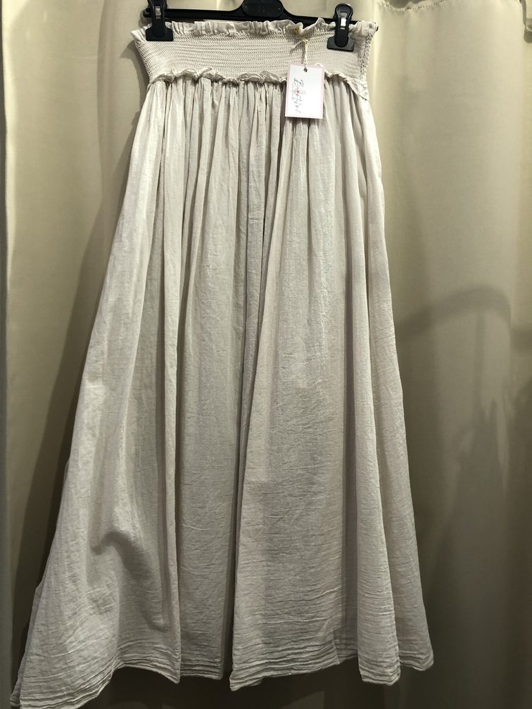 Falda algodon gris claro. Talla unica. Precio 25E