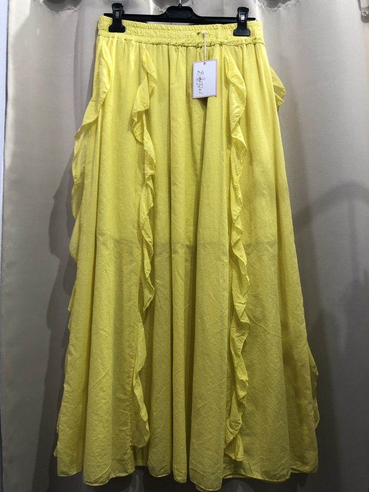 Falda amarilla con volantitos. Talla unica. Precio 25E
