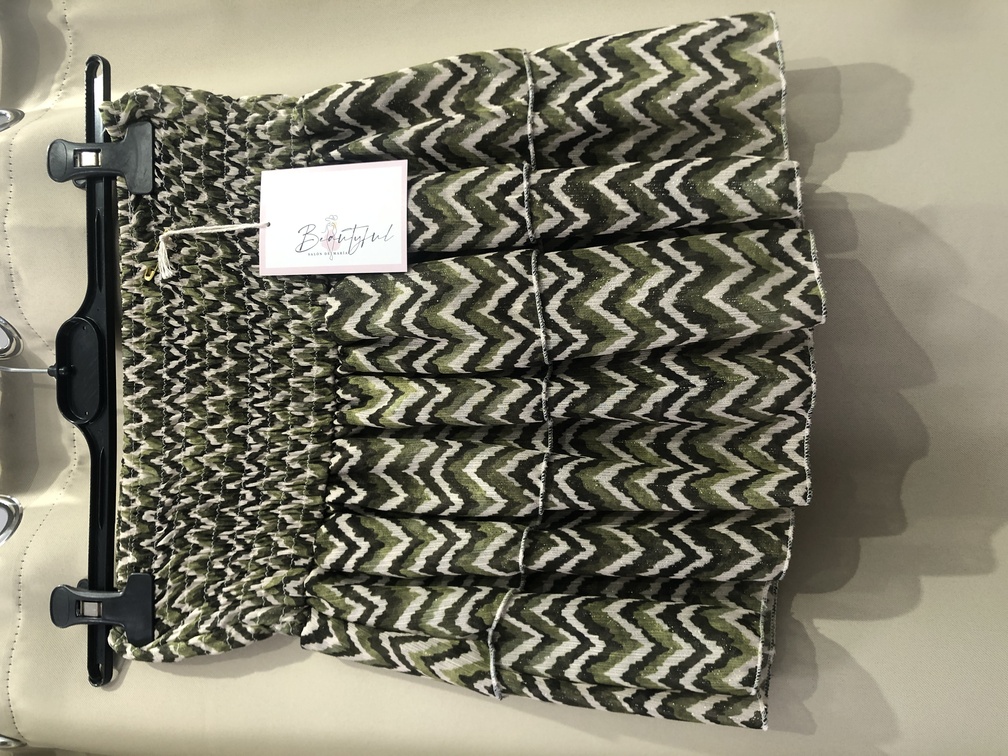 Falda corta estampada con goma en la cintura. Talla unica. Precio18E