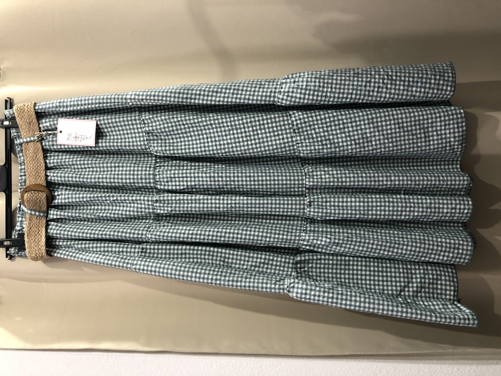 Falda cuadros Vichy verde con cinturon. Talla unica. Precio 25E