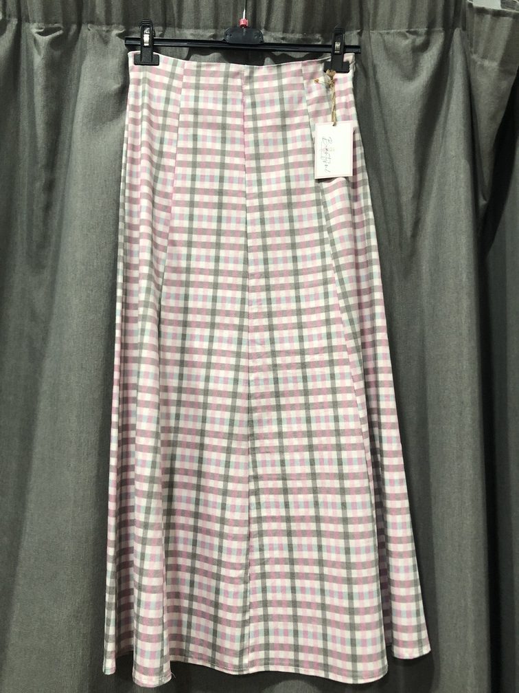 Falda cuadros tonos rosa y grises. Talla unica. Precio 28E
