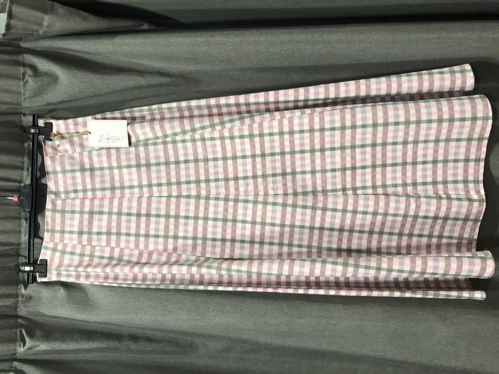 Falda cuadros tonos rosa y grises. Talla unica. Precio 28E