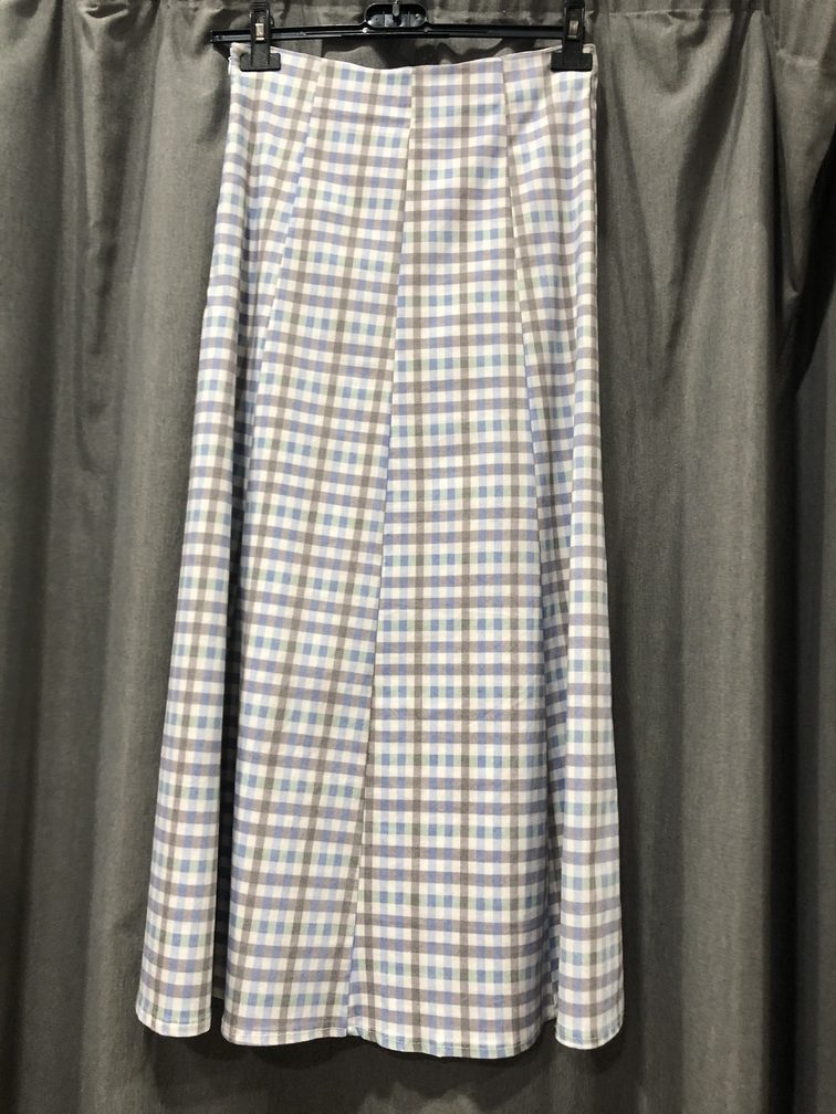 Falda de cuadros tonos azul y gris. Talla unica. Precio 28E