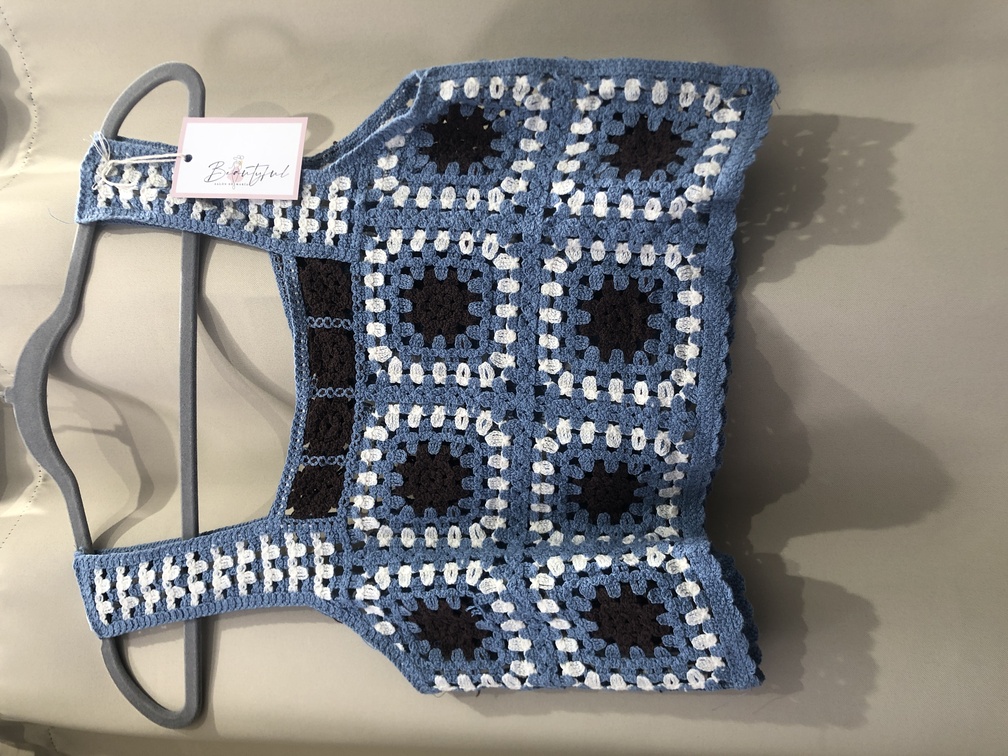 Jersey crochet azul de tirantes. Talla unica. Precio 1250E