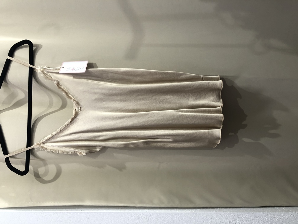 Lencera beige. Talla unica. Precio 15E