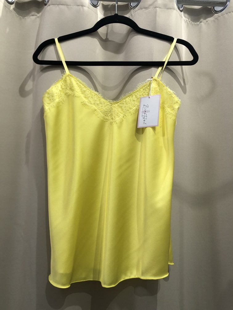 Lencera color amarillo. Talla unica. Precio 12E