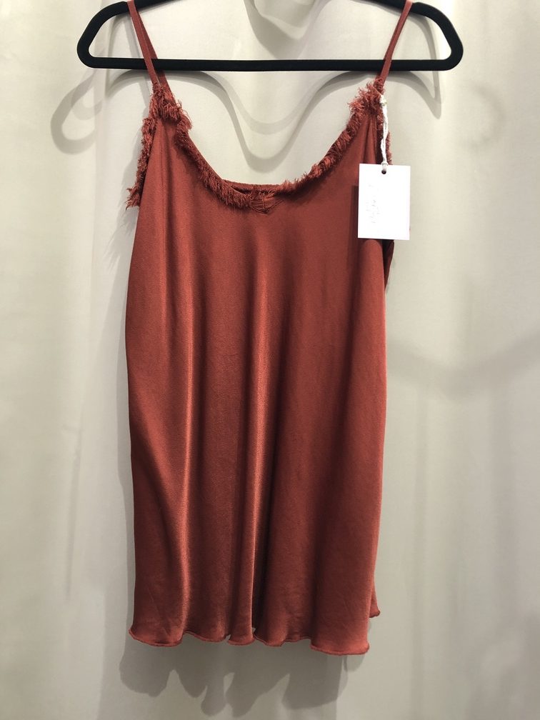 Lencera color teja. Talla unica. Precio 18E