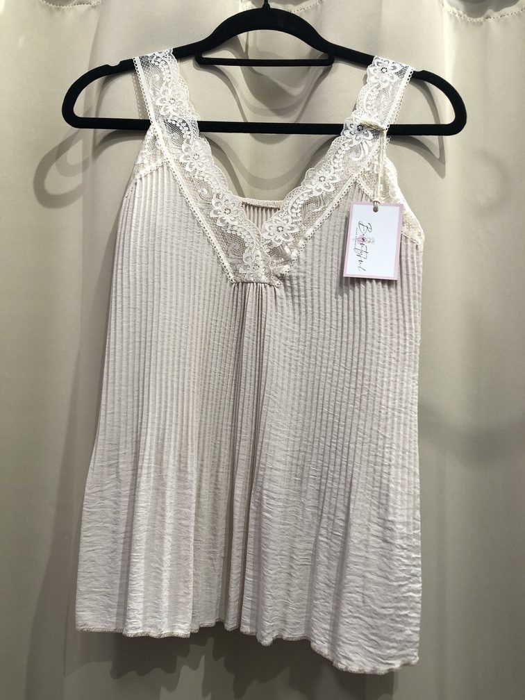 Lencera plisada color beige. Talla unica. Precio 15E