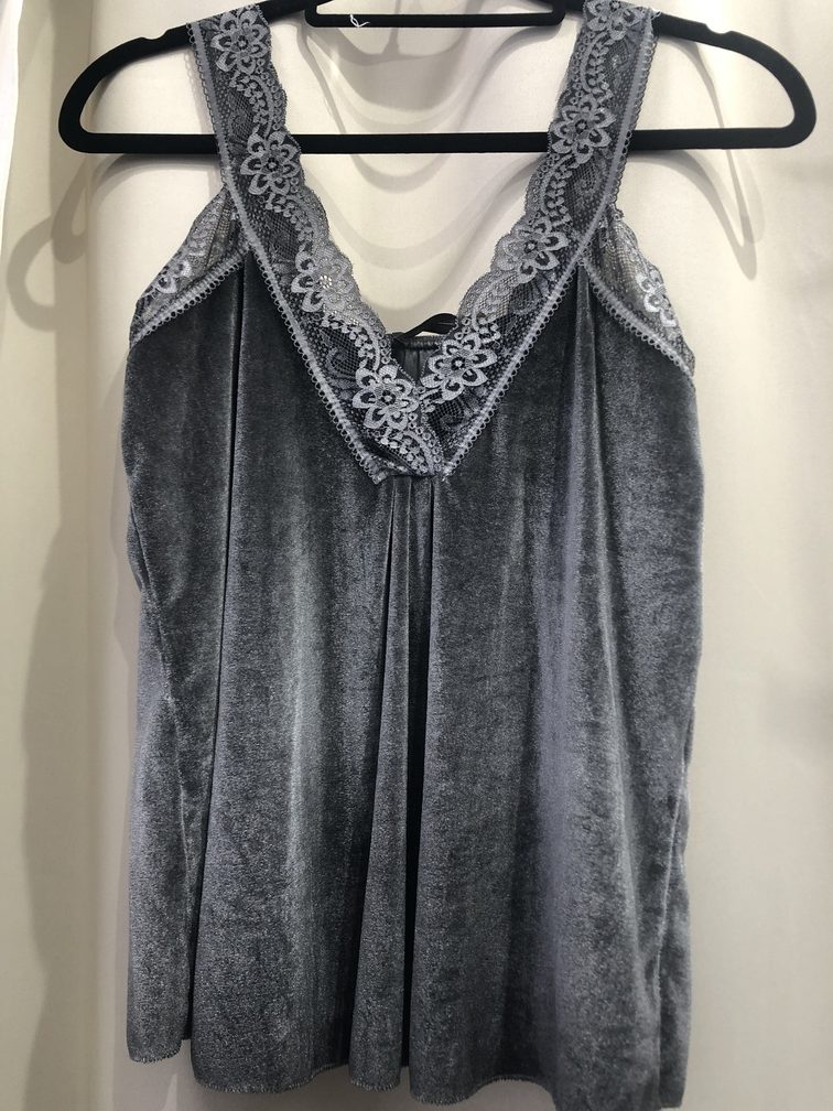 Lencera terciopelo gris. Talla unica. Precio 18E