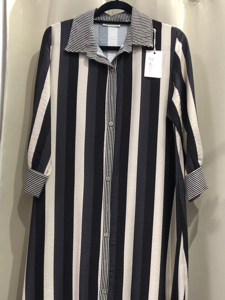 Vestido de rayas muy comodo y ponible para cualquier ocasion. Talla unica. Precio 40E