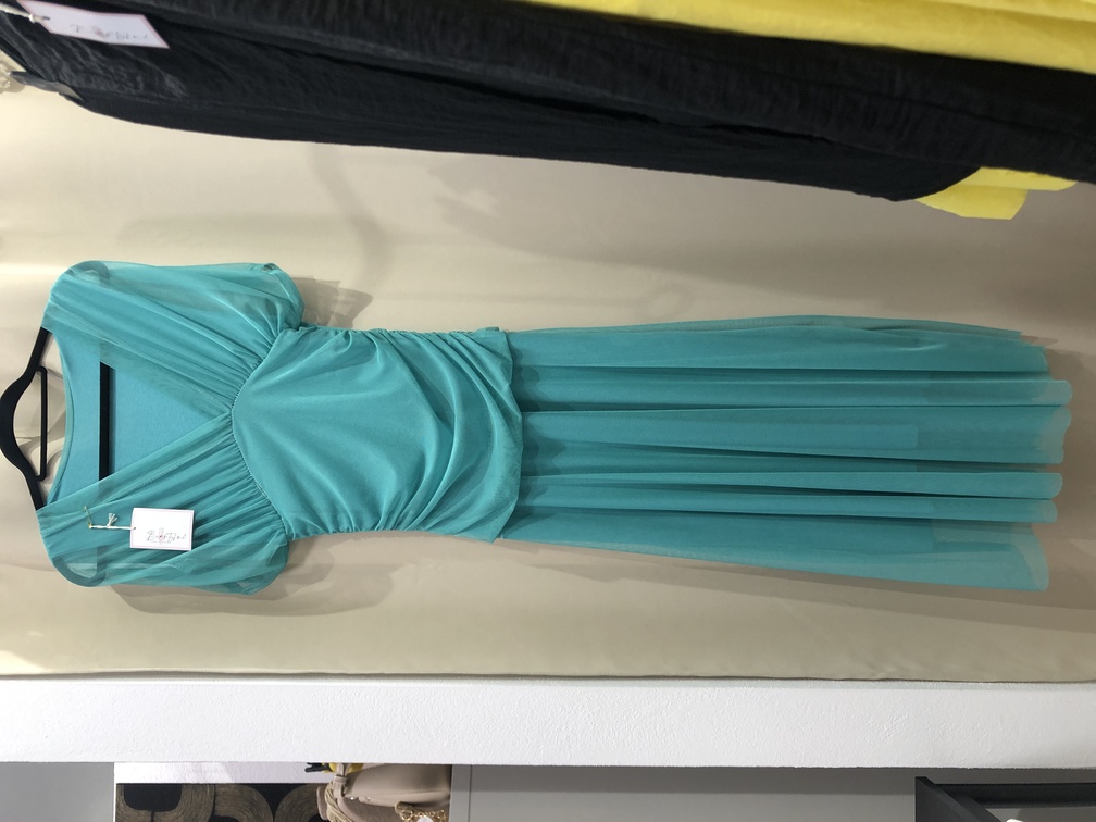 Vestido largo azul turquesa. Talla unica. Precio 35E