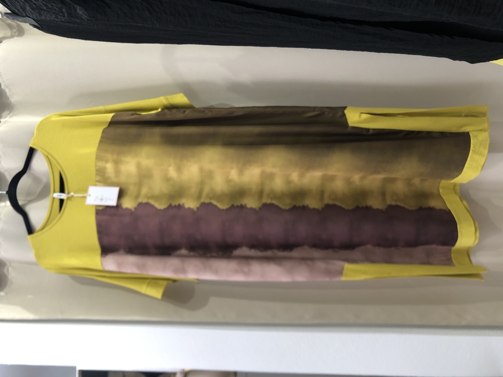 Vestido manga corta estampado. Muy comodo y ponible para cualquier ocasion. Talla unica. Precio 32E