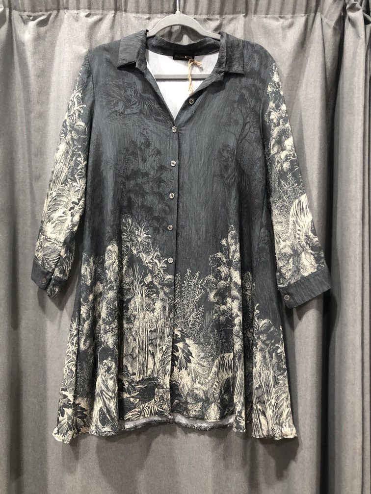Vestido manga larga tonos azul y beige. Talla unica. Precio 28E