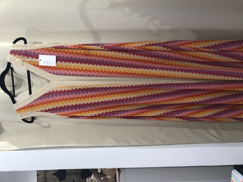 Vestido tirante ancho con brillo. Ponible y comodo para cualquier ocasion. Talla unica. Precio 30E